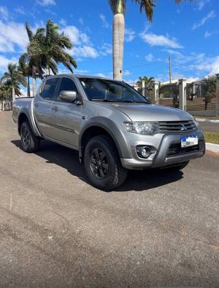MITSUBISHI L200 OUTDOOR 3.2 4X4 CD 16V TURBO INTERCOOLER DIESEL 4P AUTOMÁTICO